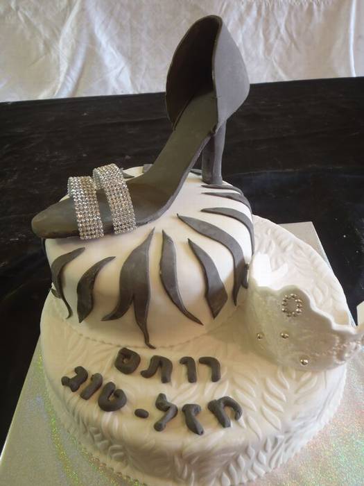 עוגת יום הולדת נעל אלגנטית וכתר